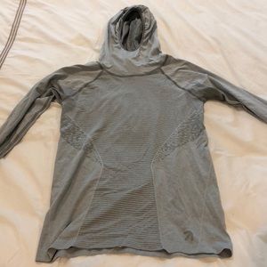 New balance running shirt with hood